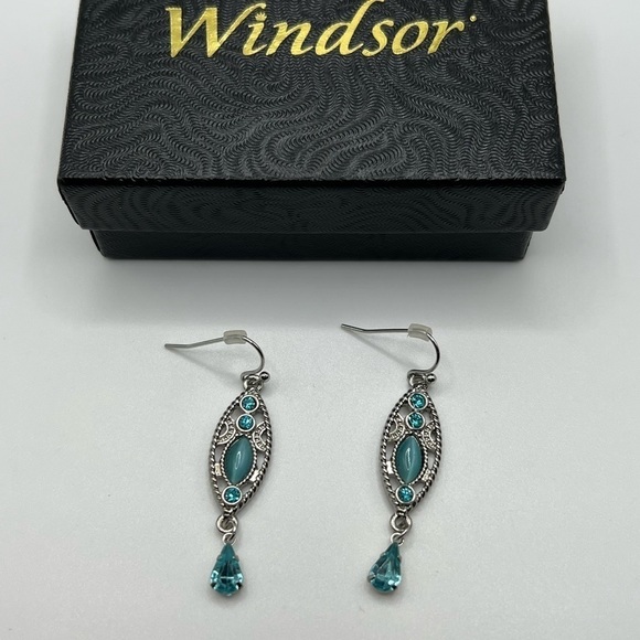 𝅺windsor Aquamarine Crystals and Silver Toned Earrings Pierced Boho‎ Chic NIB - Picture 3 of 3